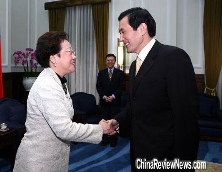 吕秀莲访马英九触犯绿营大忌 遭齐声喊打