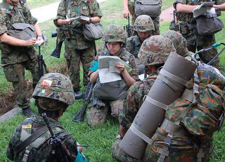 世界各国女兵如何度过“地狱训练”