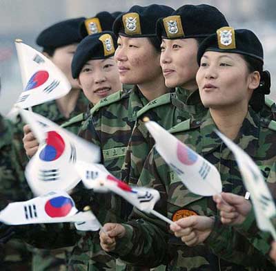 世界各国女兵如何度过“地狱训练”