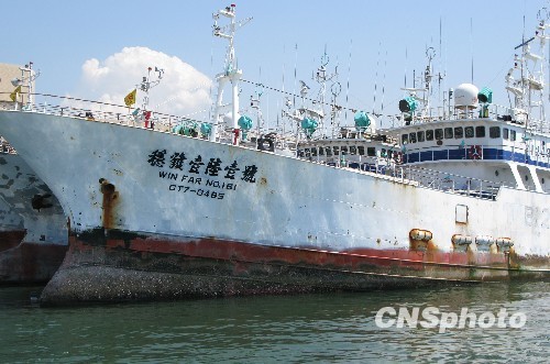 大陆军舰接护台渔船:护航1918海里 历时202小时