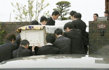 长崎市长遭黑帮老大枪击身亡 日战后第五位被杀政客