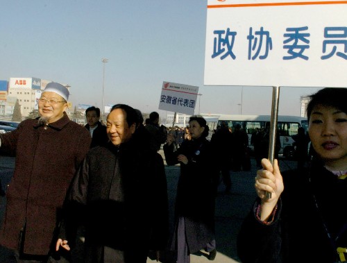 全国政协委员陆续抵京