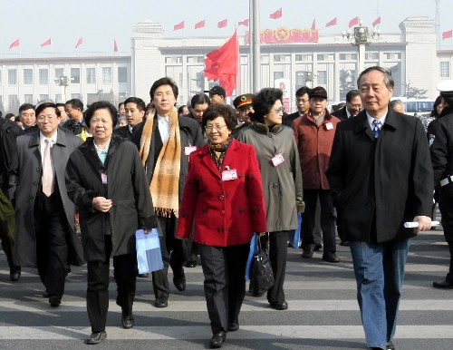 政协委员步入人民大会堂