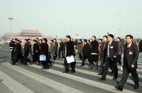 政协委员步入人民大会堂