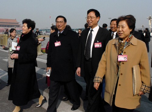 政协委员步入人民大会堂