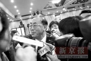 卫生部部长高强:“医生开药方拿回扣也是受贿”