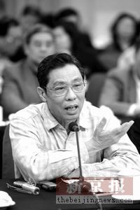 卫生部部长高强:“医生开药方拿回扣也是受贿”