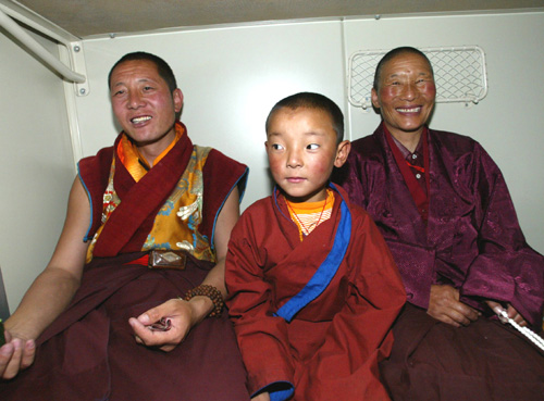 青藏列车上的藏族同胞