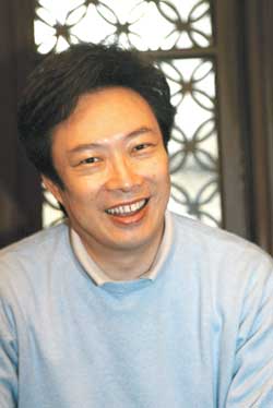周杰伦新专辑《依然范特西》 主打歌携手费玉清