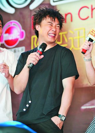 首度合作引发话题 陈奕迅称杰伦写的歌不易唱