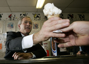 布什助选中期选举 南瓜冰激凌一个都不少