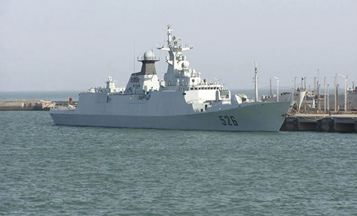 中国海军最新服役的054级525号隐身导弹护卫舰(北约代号"江凯")