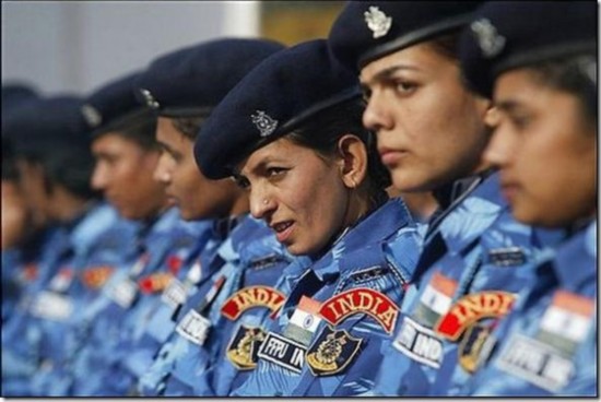 全球各地美女警花 揭秘朝鲜女警选拔