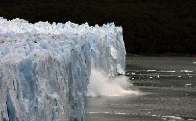 北极冰盖融化形成“哭泣的脸” 无声抗议全球变暖