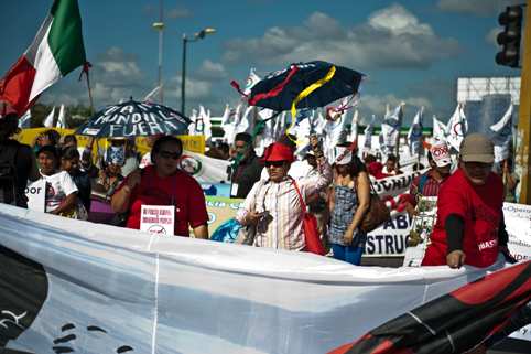 民众发起游行迎接坎昆大会高级别会议(图)