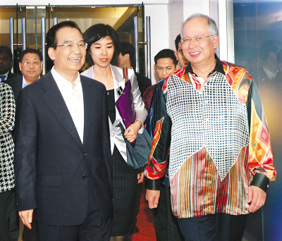 温家宝与马来西亚总理纳吉布举行小范围会见