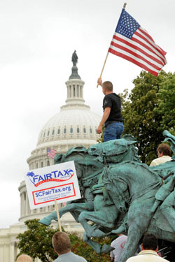 华盛顿爆发万人示威 抗议奥巴马政府医改计划