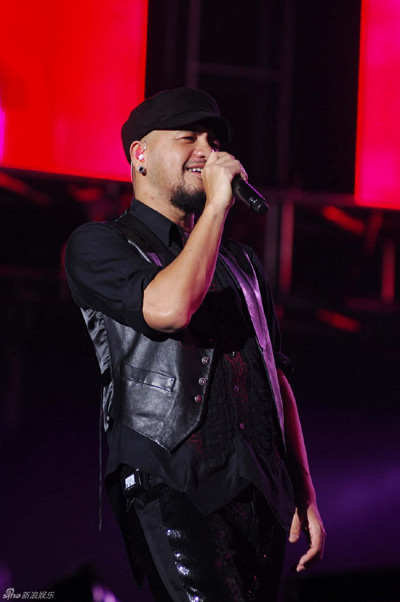 纵贯线内地巡演谢幕齐唱出发告别图