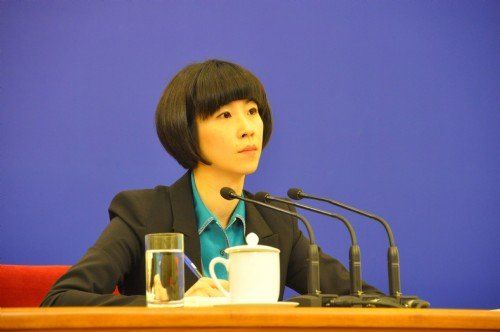 女翻译现场流利翻译温家宝引用诗词受热捧