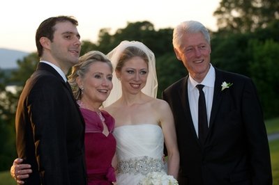 克林顿女儿大婚“想低调都难” 安保规格堪比政治峰会
