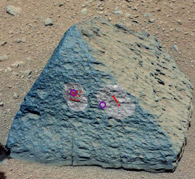 “好奇号”发现类地岩石 合成远景照显现火星荒凉风貌