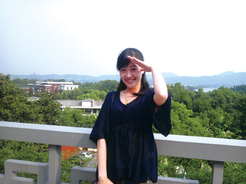 组图:实拍解放军各军兵种美丽女兵