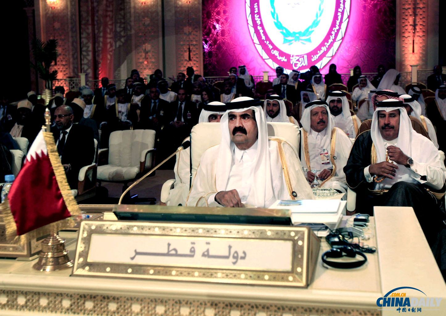 卡塔尔领导人传位给儿子 分析称国家政策将保持稳定