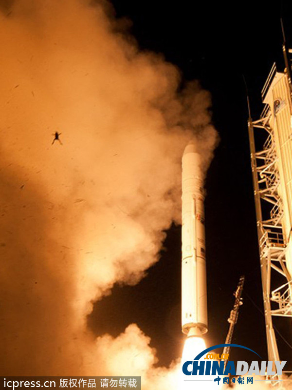 美国火箭发射气流将青蛙吹上天