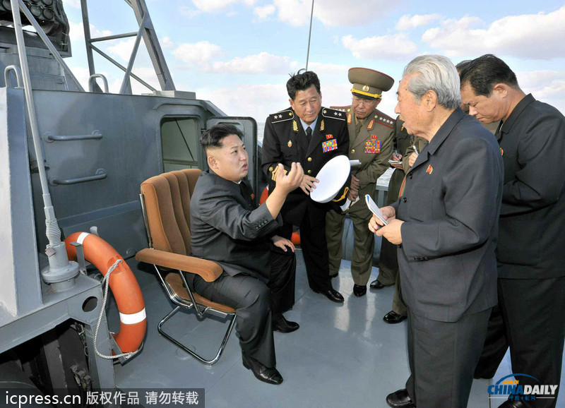 金正恩参观朝鲜最新战舰 指导机动演习