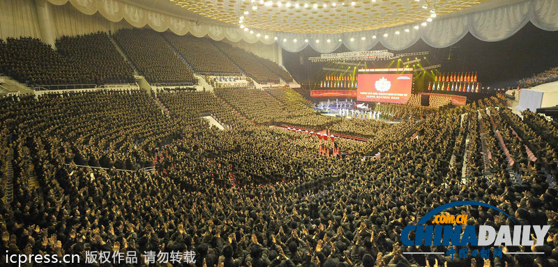 朝鲜最高领导人金正恩观看军人艺术庆典(图)