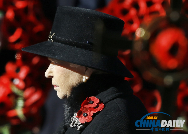 英国国殇纪念日 英女王与凯特王妃参加