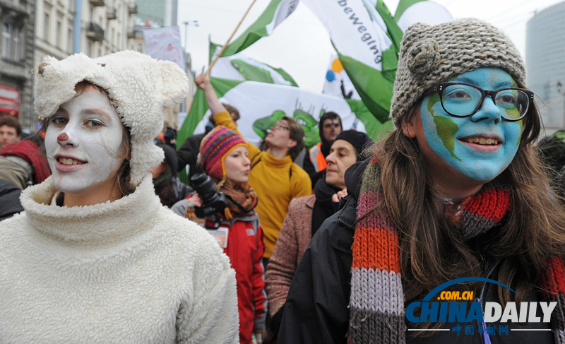 联合国气候大会召开 波兰环保人士抗议全球变暖
