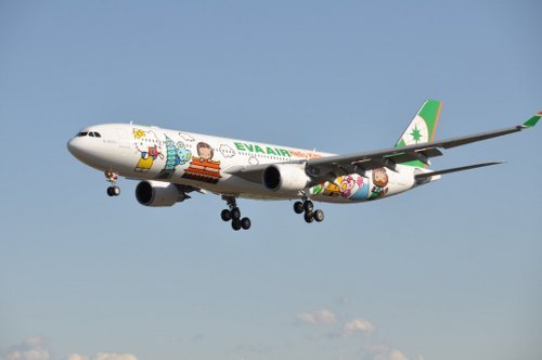 台湾超萌Hello Kitty飞机 空姐更萌