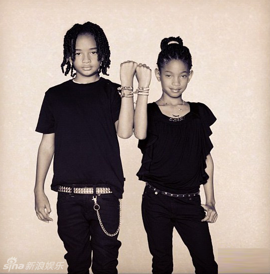 威尔史密斯温馨全家福 儿子半裸卖萌(图)