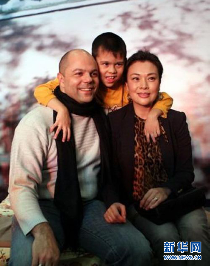 十大明星的混血儿女曝光 帅气漂亮大pk