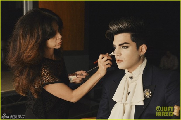 妖男歌手亚当兰伯特吸血鬼造型客串美剧[图]