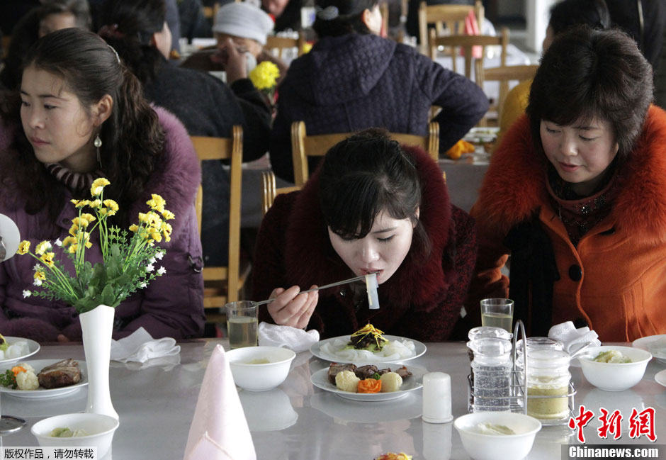 朝鲜举行全国烹饪大赛市民品尝美食高清