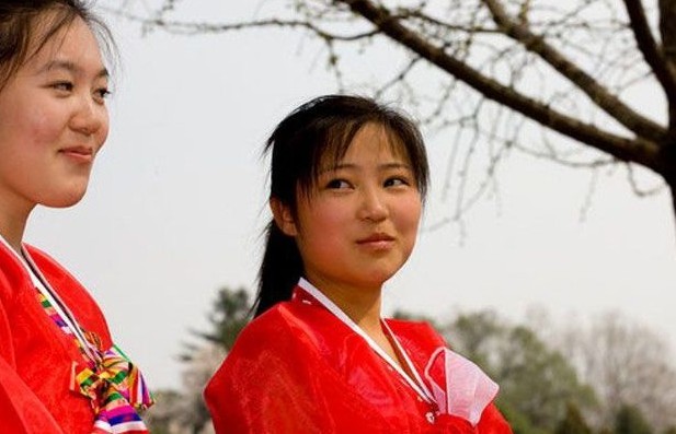 组图朝鲜生活化美女的真实面貌