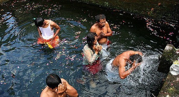 揭秘全球男女混蒸混浴文化组图