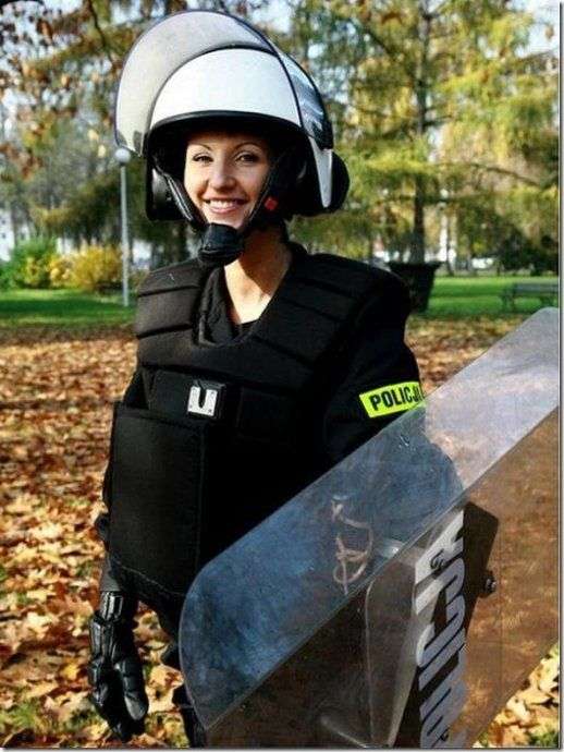 全球各地美女警花 揭秘朝鲜女警选拔