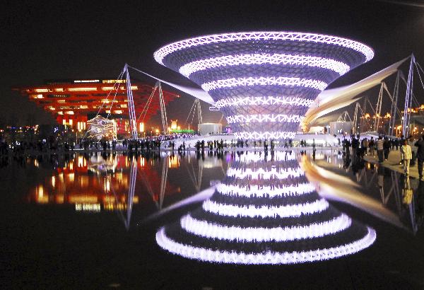 For a better World Expo experience, go at night