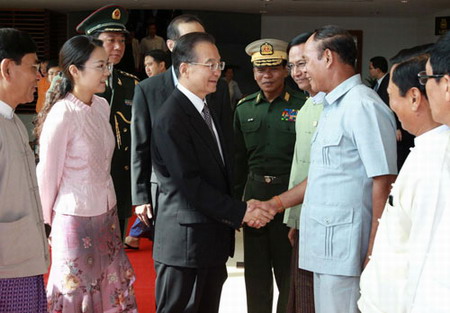 Premier Wen visits Myanmar, 15 deals inked