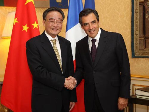 Top Chinese legislator, French PM agree on closer ties
