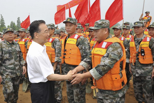 Prepare for more serious flooding of Huaihe River: Wen