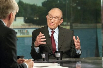 Greenspan: Modest economic recovery 'in a pause'