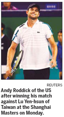 Roddick survives scare in Shanghai