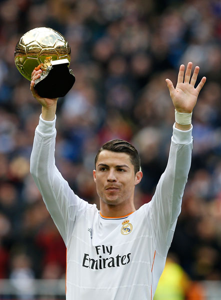 Ronaldo helps put Real back on top