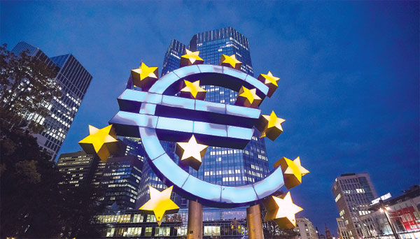 Draghi weighs QE compromise