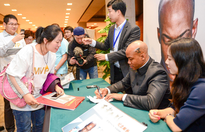 Carvers in Lushan bid to recover from quake | !