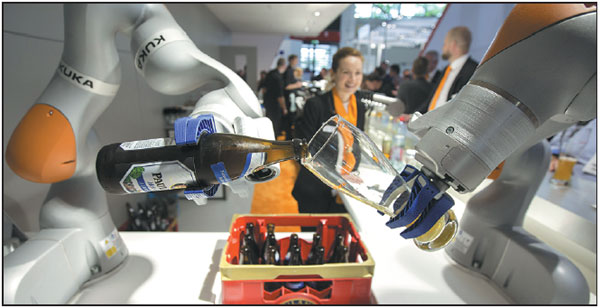 Kuka backs bid by Midea